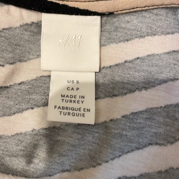H&M Black and Beige Zebra T-Shirt Size S - Picture 4 of 4